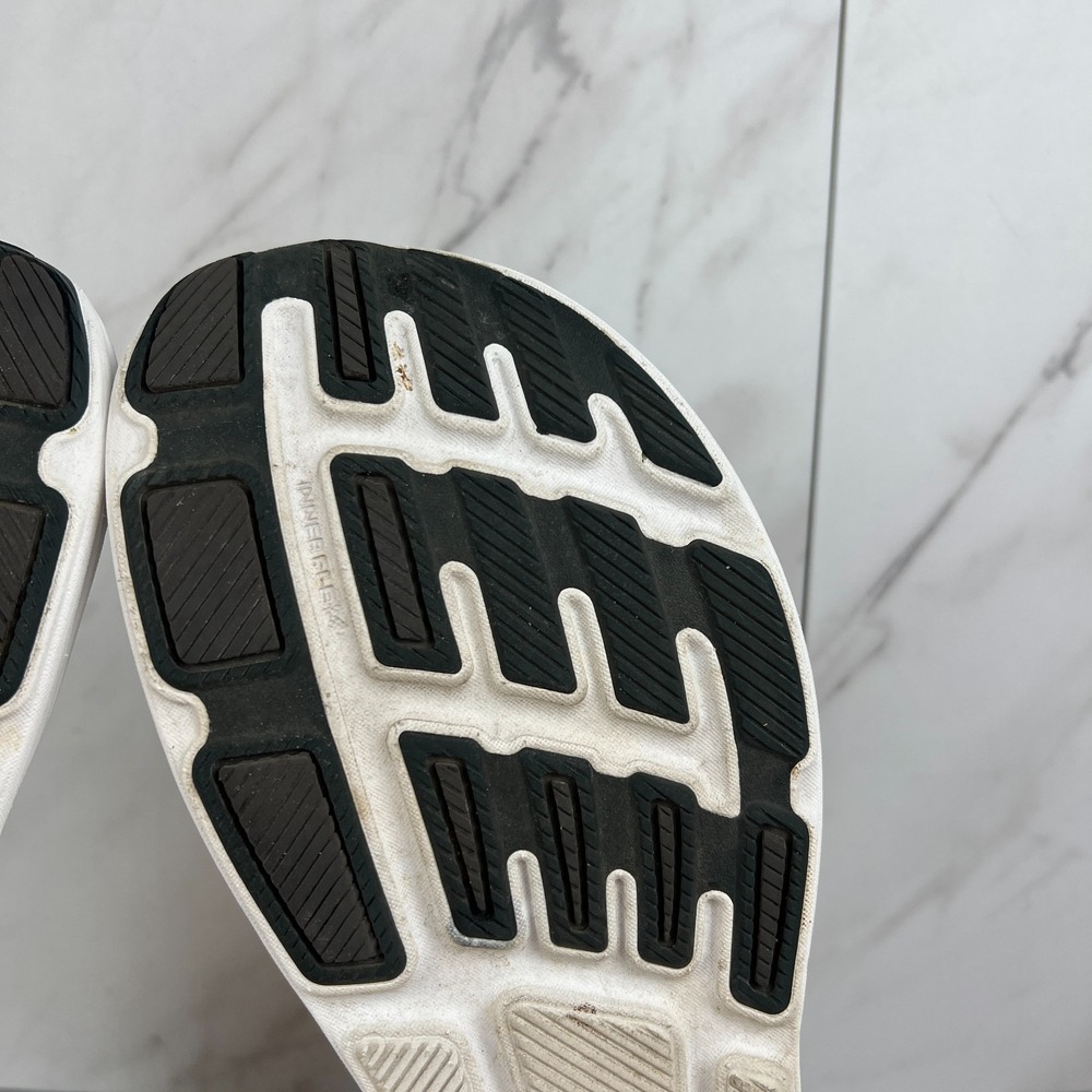 Altra Escalante 4 Womens Size 11 Black White Running Sneakers AL0A85NF000 - Picture 9 of 12